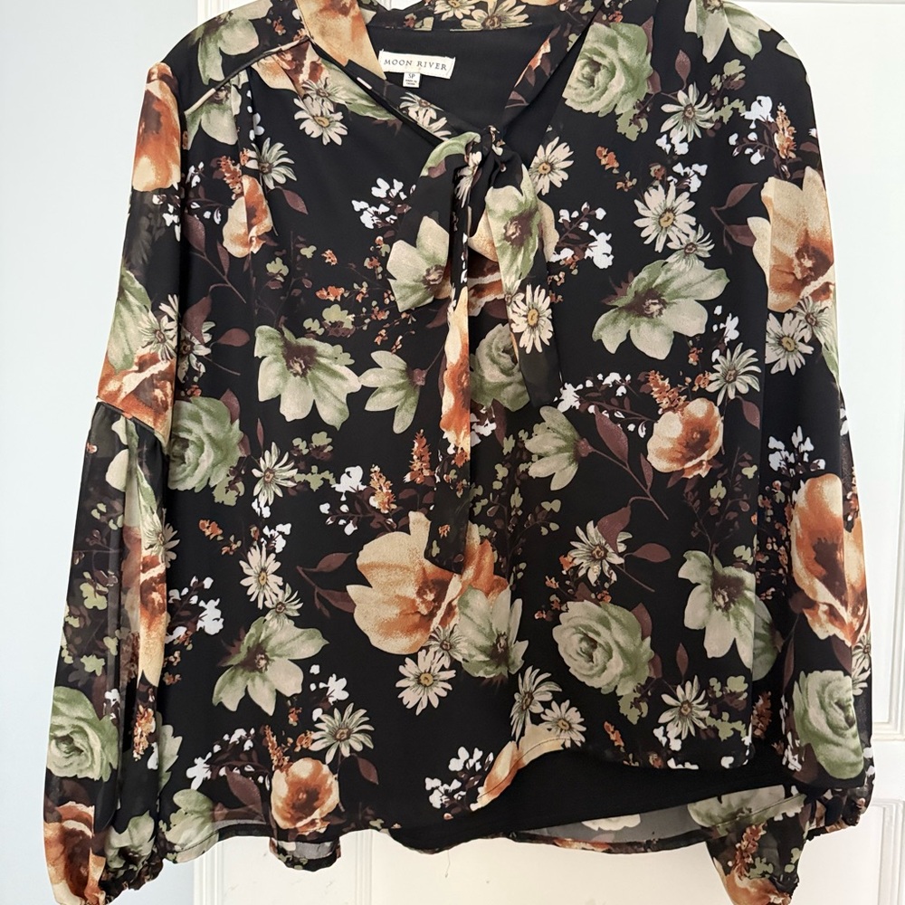 Moon River Orange and Pink Flutter Sleeve Blouse - Picture 2 of 3